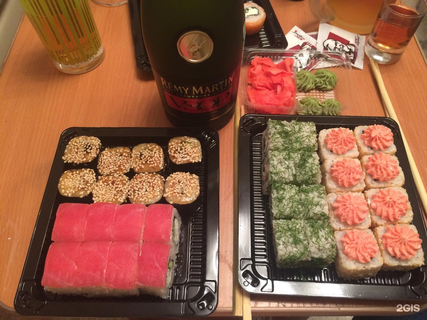 суши и вино фото