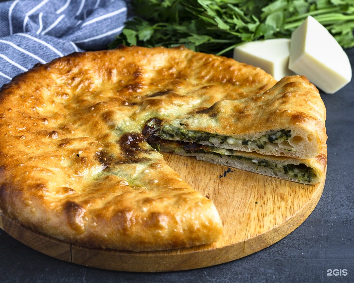 Осетинский пирог с сыром и зеленью рецепт с фото
