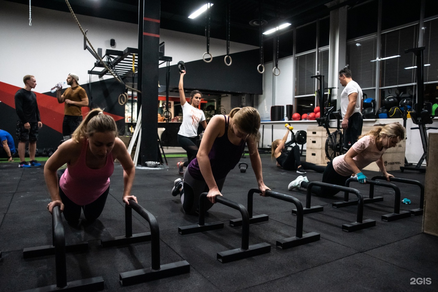 Кроссфит москва. Скиллфит CROSSFIT. Фитнес клуб «Скиллфит». Зал кроссфита в Москве.