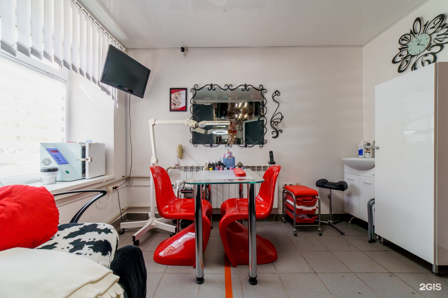 Салон зазеркалье. Город красоты перово. Салон красоты @карамель@ дзержинск. Авалон дзержинск салон красоты. Авалон дзержинск салон красоты.