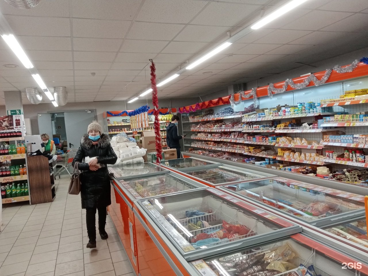 Гагарина 9 волгодонск. Волгодонская 9 Пермь аптека. Продуктовые магазины Пермь. Машины торговой сети Монетка. Монетка сеть машины.