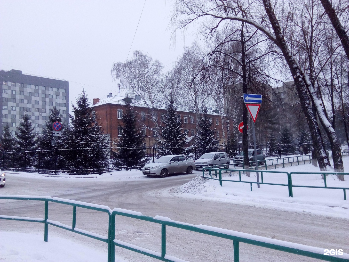 Новокузнецкая район Москвы. Новокузнецкий район. Тульская 19 Новокузнецк. Администрация центрального района Новокузнецка.