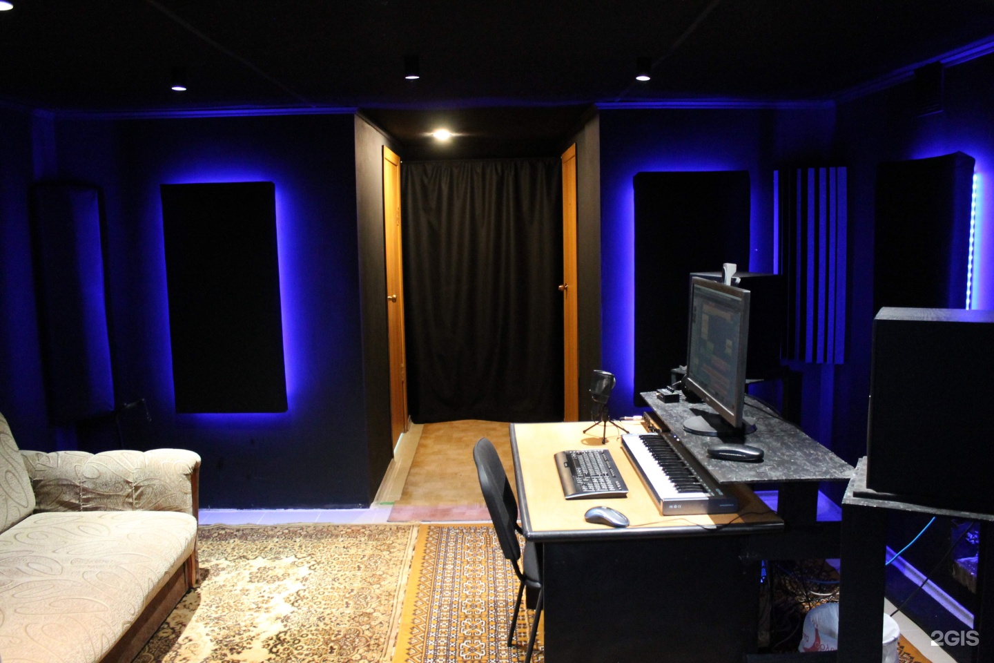 потолок в студии. студио нп натяжные потолки пушкино. студио нп. Np studio. студио нп.