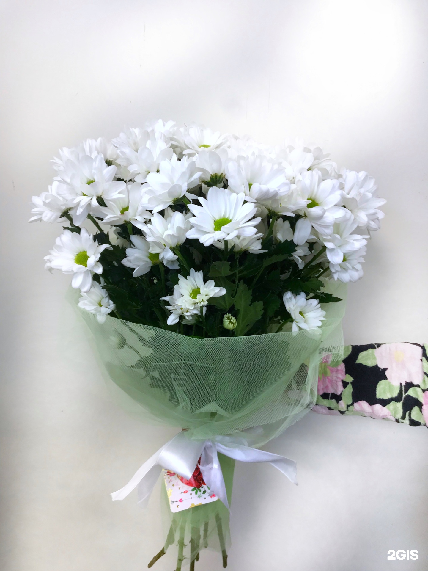 Белые Ромашковые хризантемы букет на годовщину свадьбы