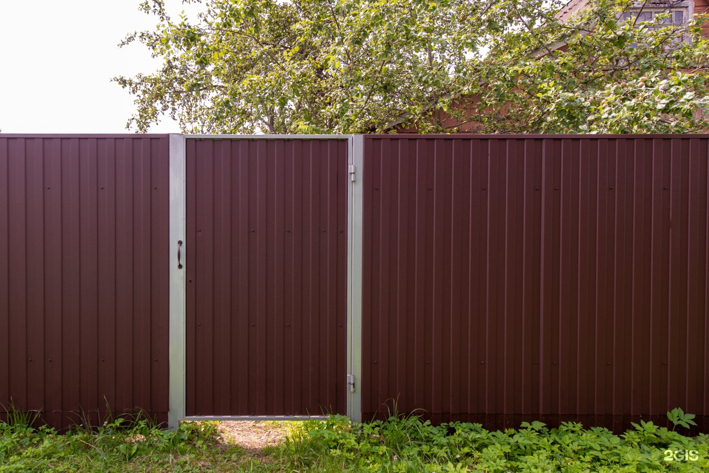 Забор под ключ. Мастеровит москва. Мастеровит спб отзывы. Заборы из евроштакетника фотогалерея. Забор примеры работ.