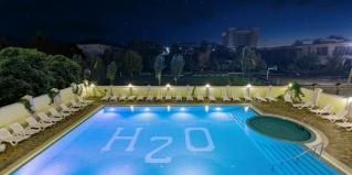 Витязево: Отель H2o