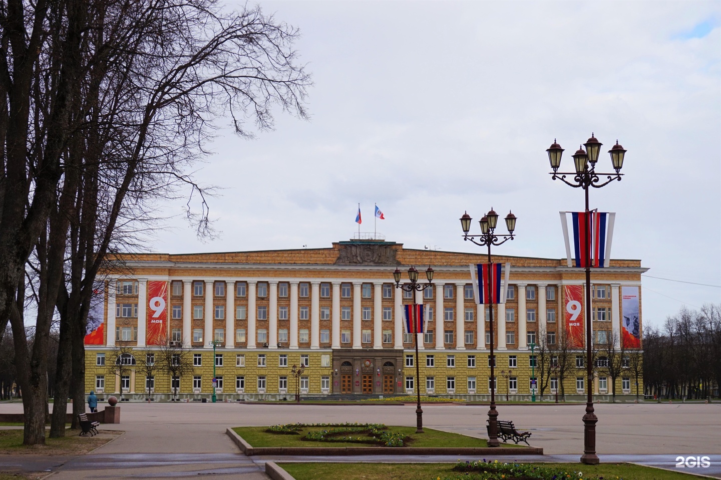 Правительство новгородской. Площадь Победы Софийская Великий Новгород. Великий Новгород площадь Победы. Правительство Новгородской области. Победы-Софийская, 1, Великий Новгород.