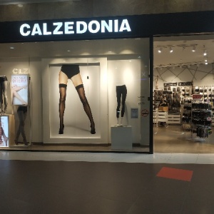 Фото от владельца Calzedonia, сеть салонов купальников и колготок