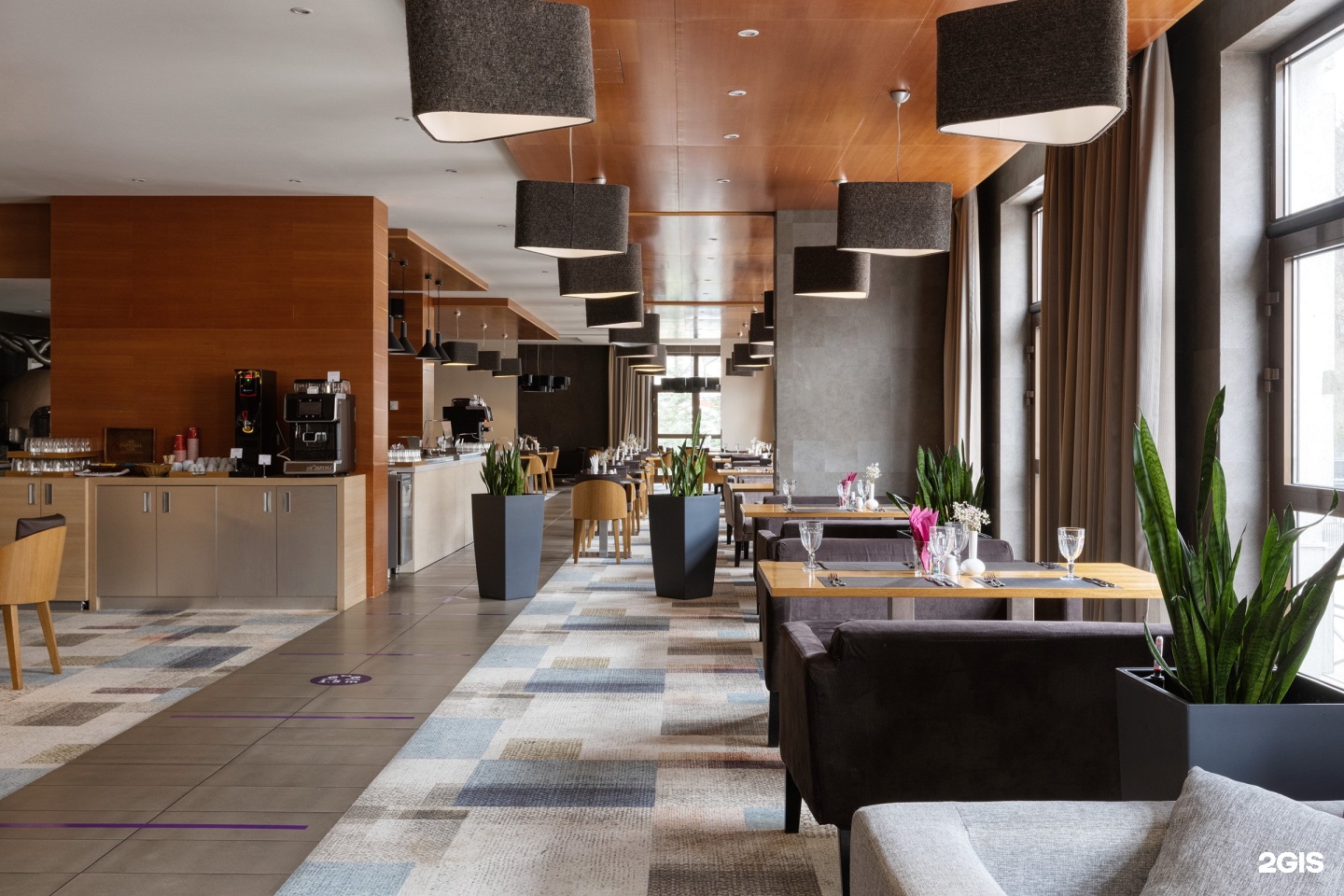 Mercure rosa 4. Меркюр роза Хутор ресепшн. Mercure роза Хутор 4*. Mercure роза Хутор Барский стол.