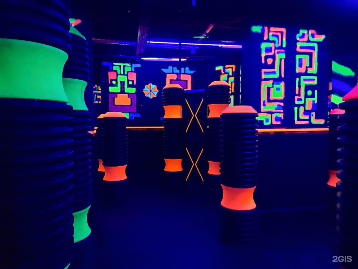 Лазертаг портал 78. Лазертаг арена красноярск. Ресепшн лазертаг арена. Лазертаг спб чудновского 10. Арена лазер.