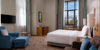 Алматы: Отель DoubleTree by Hilton Almaty