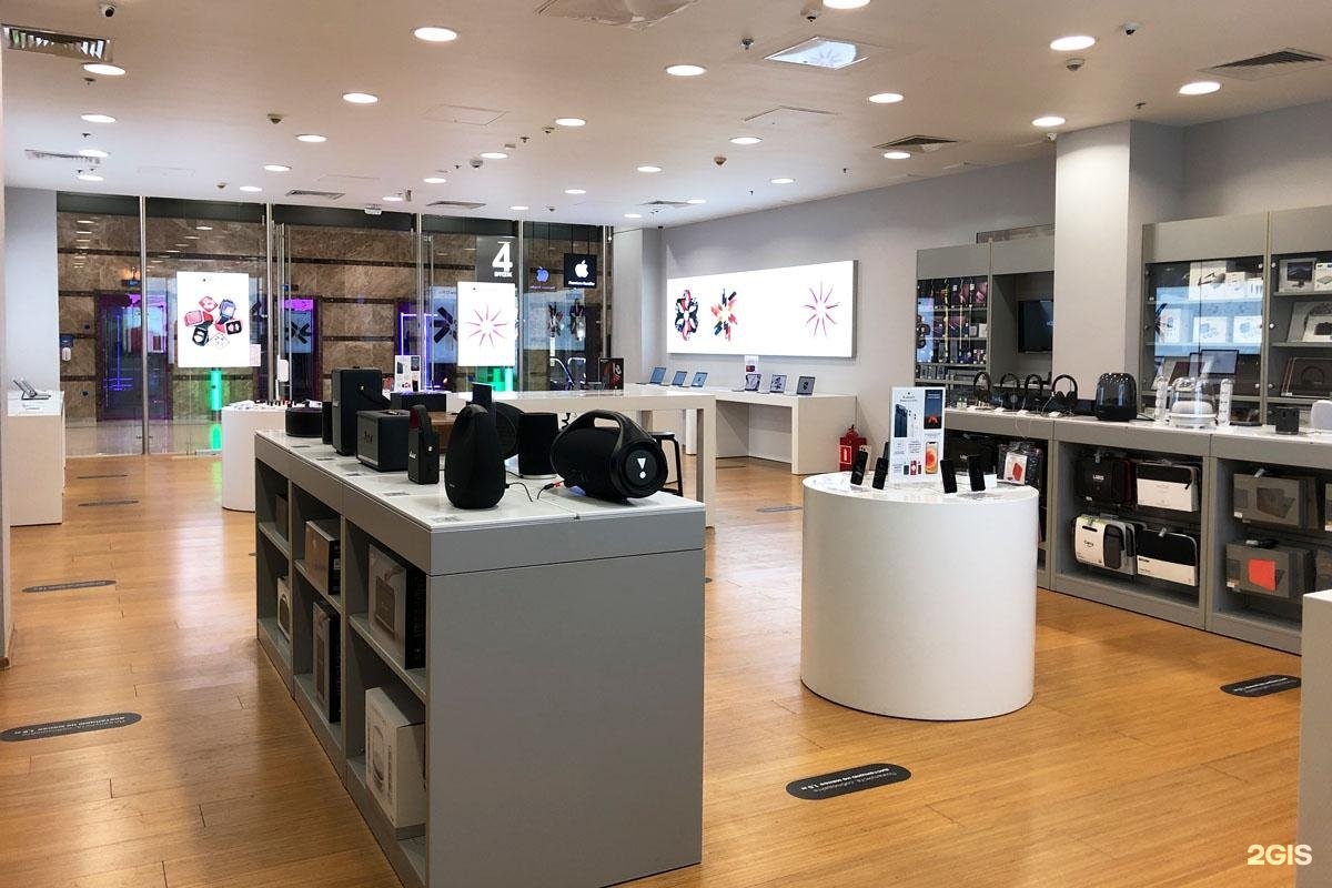 Store area. Магазин Network в Москве.