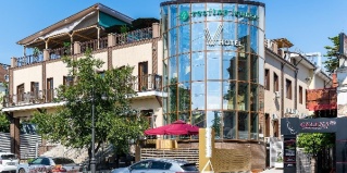 Владивосток: Отель V Hotel&Rooftop lounge