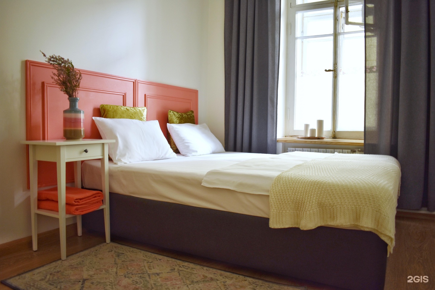 Laika отель спб. Отель лайки. Хостел на верейской улице. Хостел на верейской. Отель лайки.