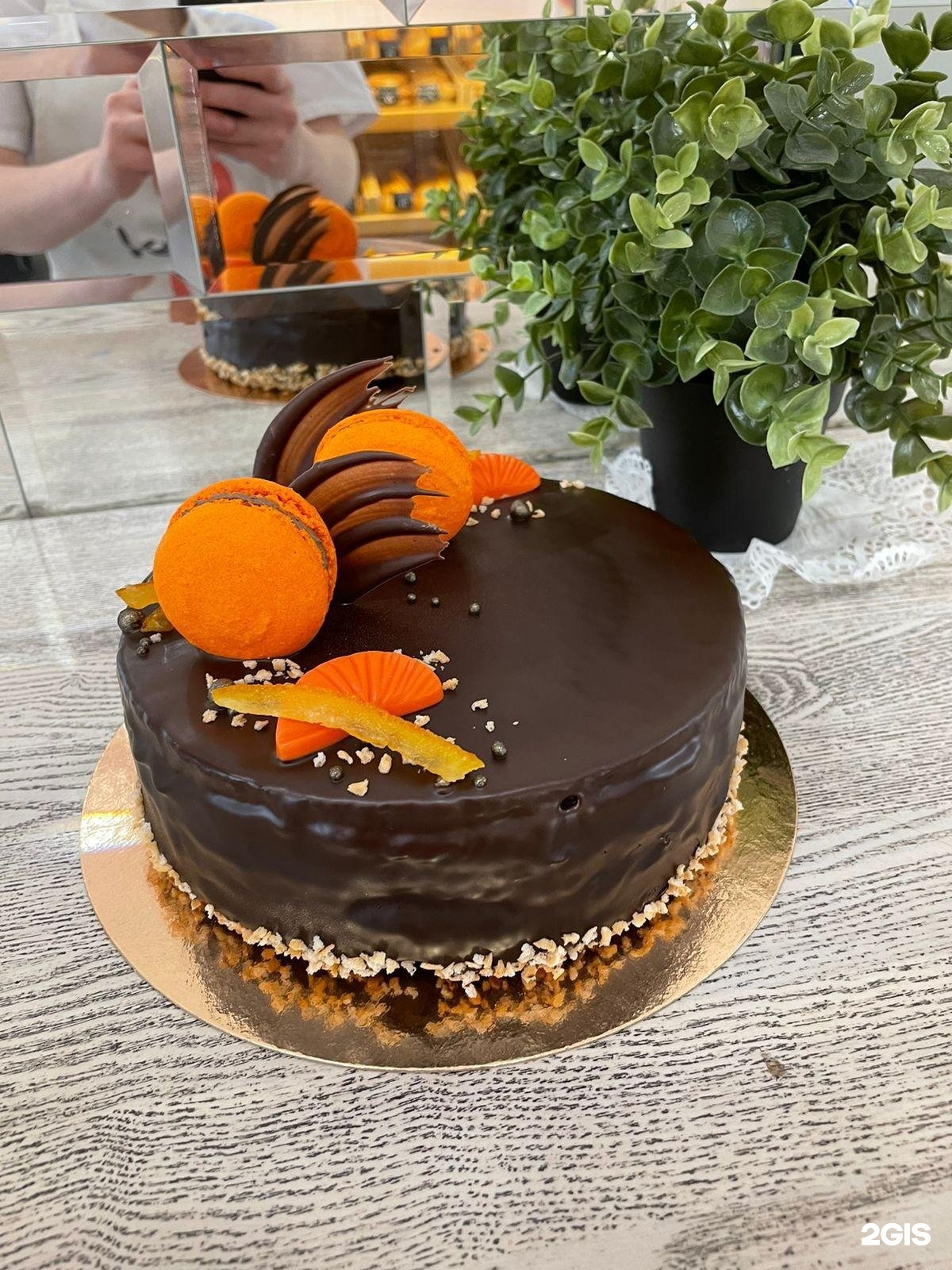 Апельсиновый брауни. Шоколадно-апельсиновый торт Брауни. Печка Омск пекарня.