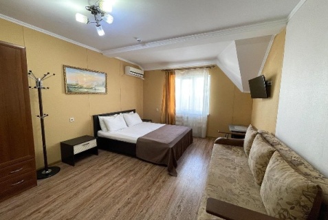 Сириус: Отель Кристи