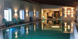 Белоозёрский: Отель Аристократ