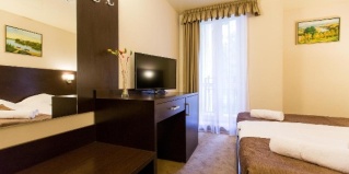 Смена: Отель Лафер Ренессанс