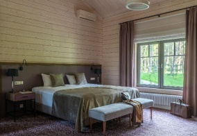 Отель Cosmos Collection Izumrudny Les в Московской области