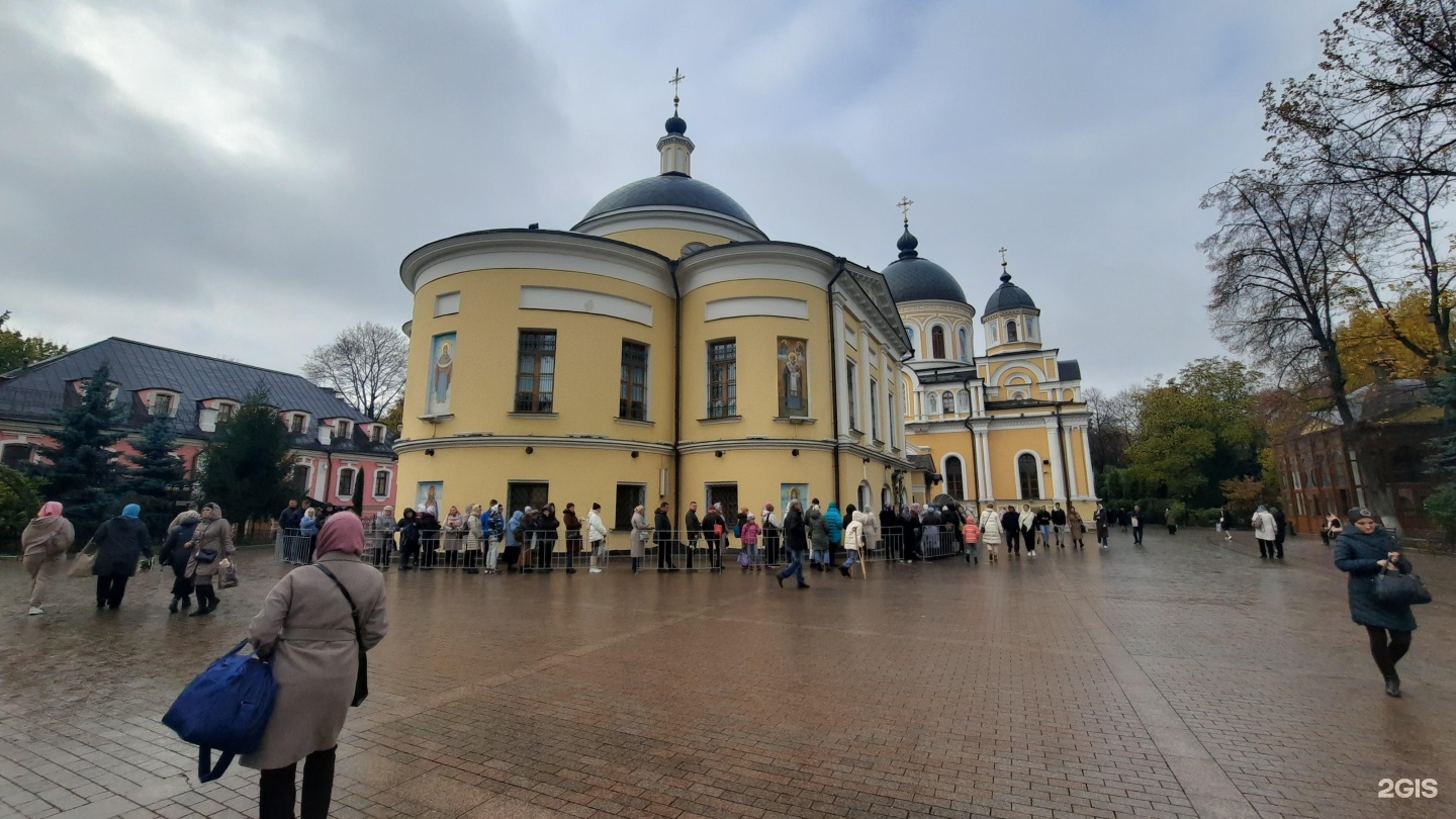 Парк у Покровской церкви в Воронеже