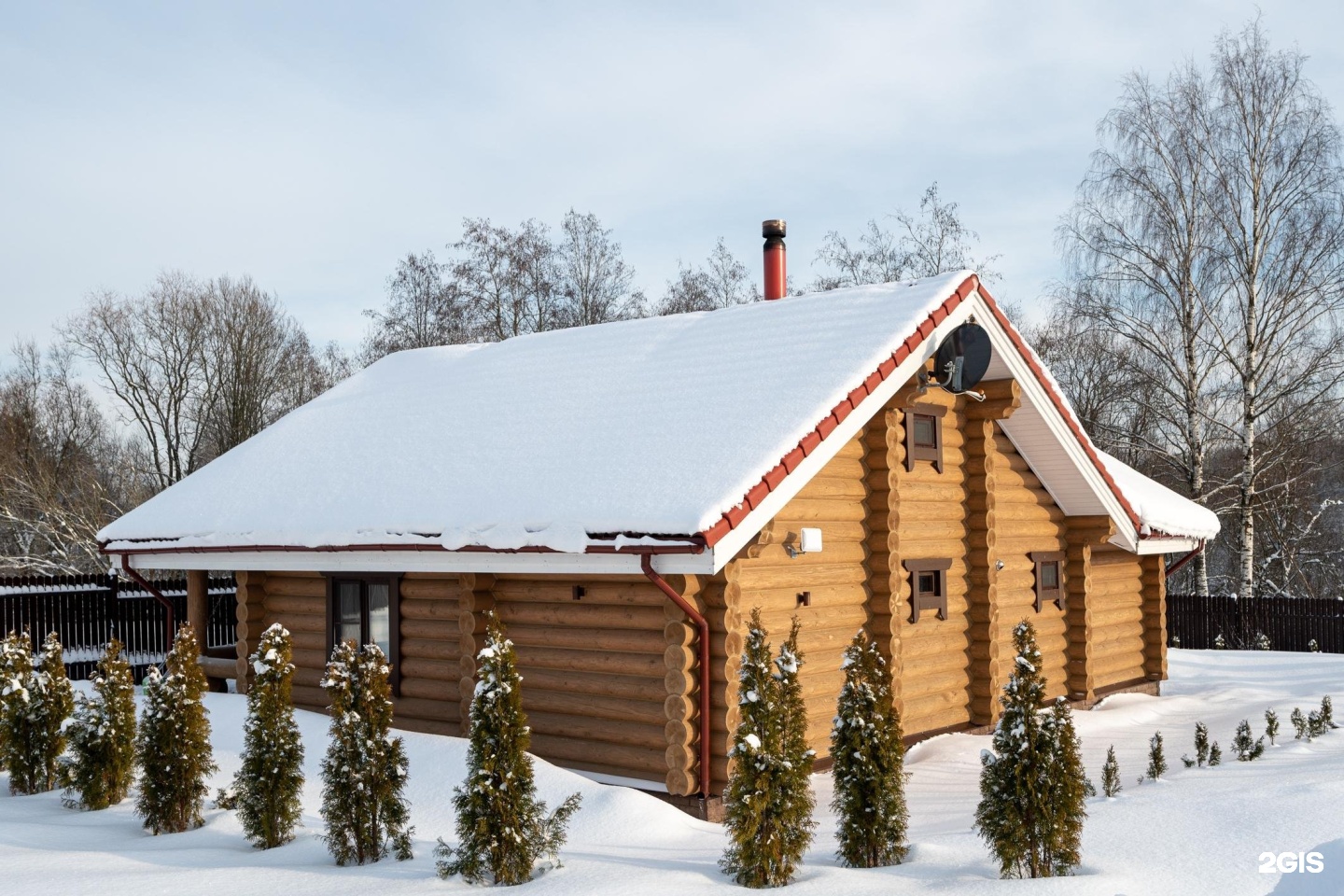 Коттедж/Гостевой дом Snhaus, пос. Коробицыно, Центральная улица, 80 — цена,  фото, отзывы и адрес отеля | забронировать на Отелло