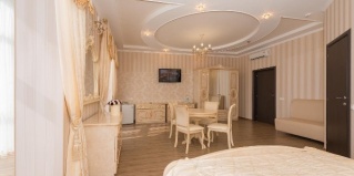 Анапа: Отель Монарх