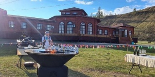 Октёмцы: Отель Орто дойду