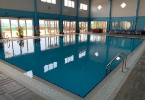 Курортный отель The Crescent Beach в Баку