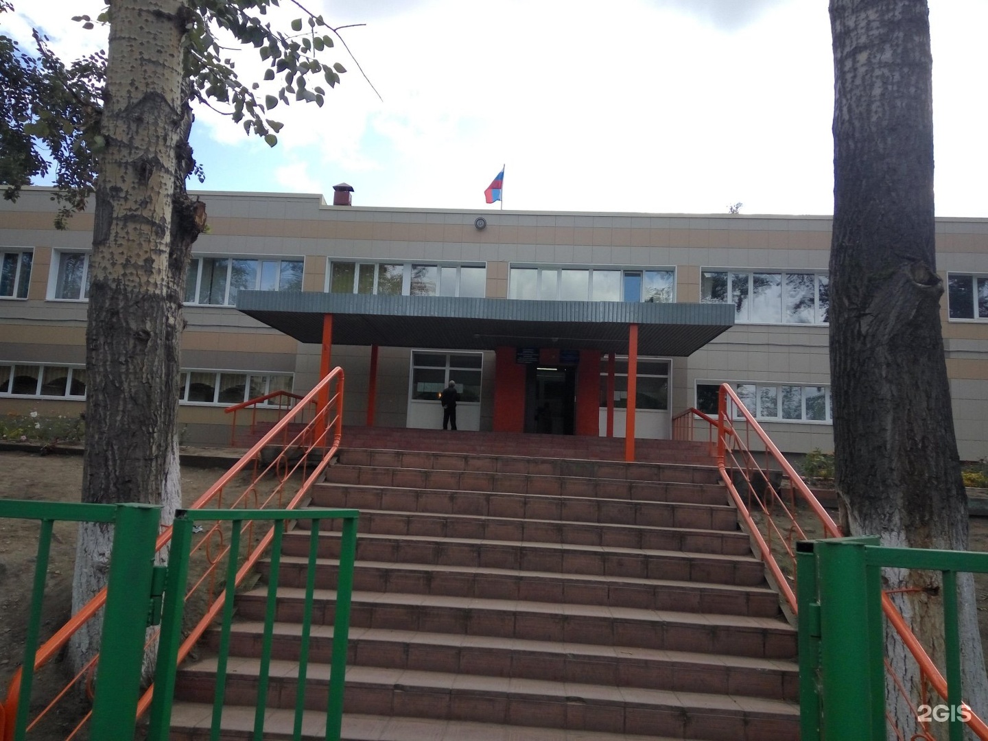 Гбоу 56. Школа 56 Новосибирск. Школа 56 Новосибирск учителя. Школа номер 7 Новосибирск. Школа 56 Новосибирск фото.