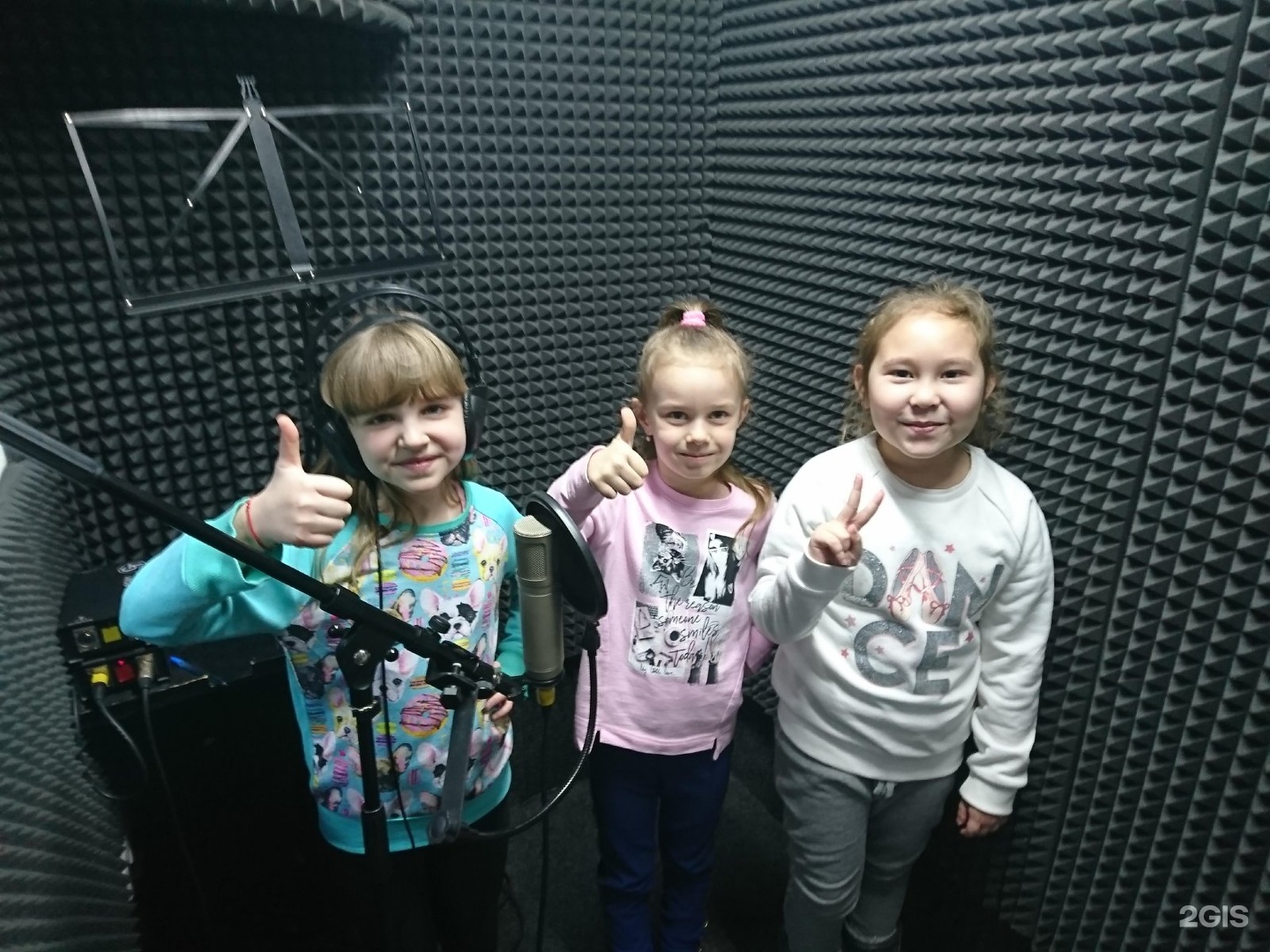 Студия voices. Войс студия Оренбург. Voices Studio.