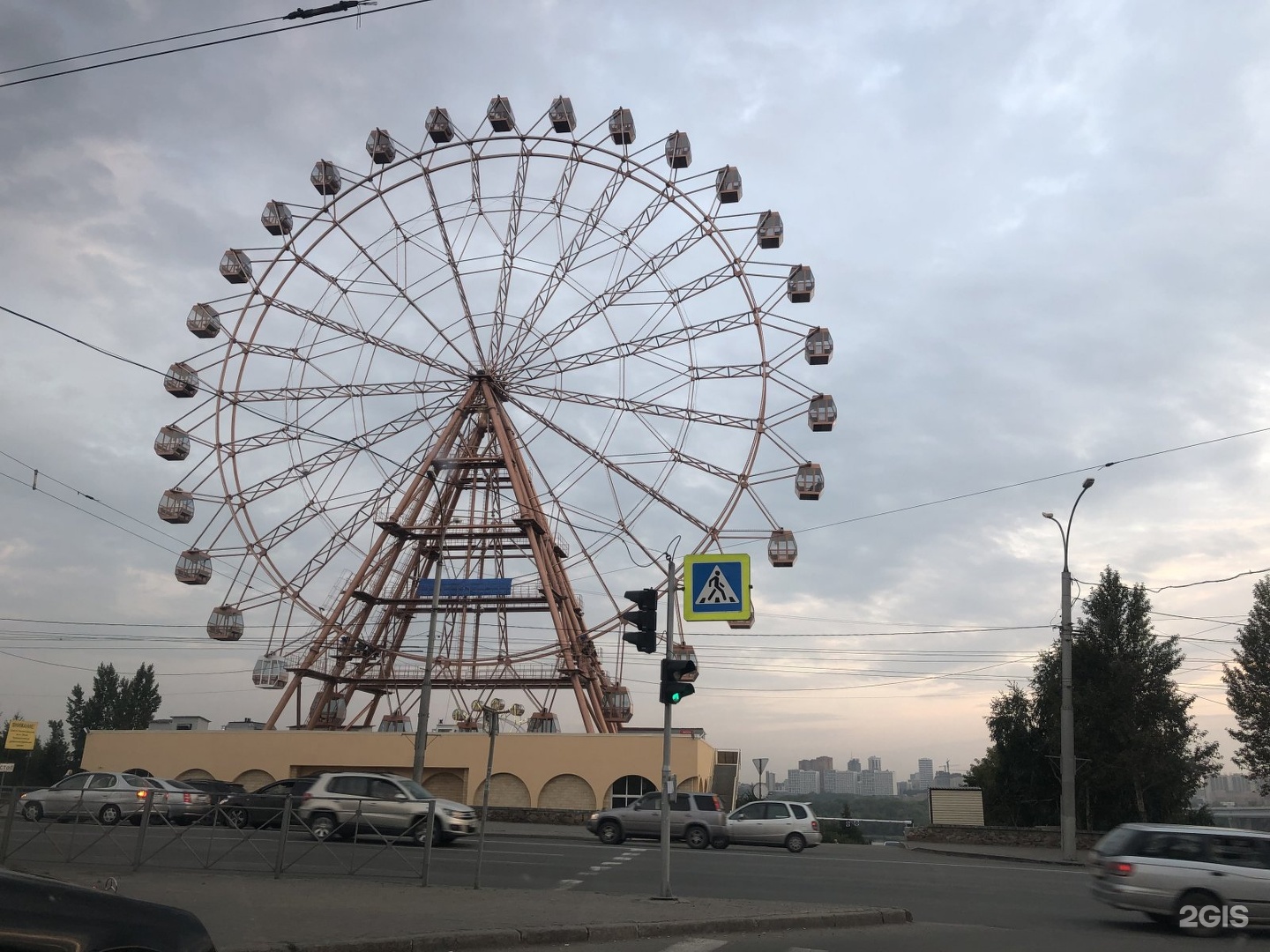 колесо обозрения в новосибирске на набережной