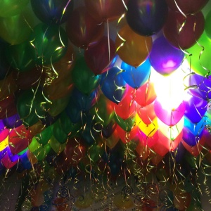 Фото от владельца Праздник-Тюмень, оптово-розничный магазин воздушных шаров и товаров для праздника