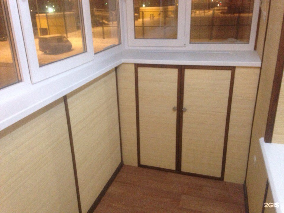 Шкаф на балкон из бамбука.