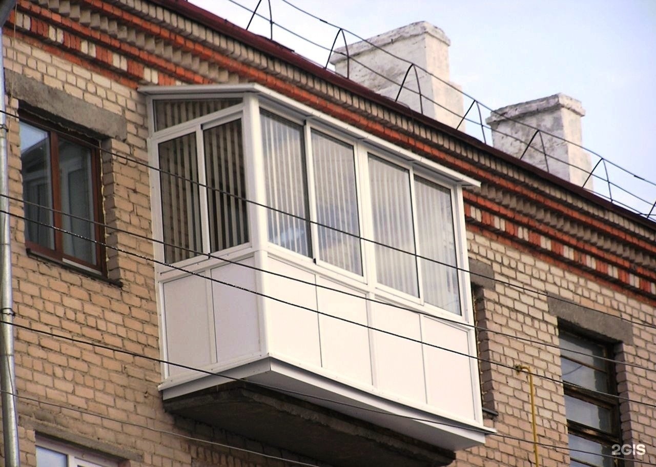 Балкон с выносом и крышей