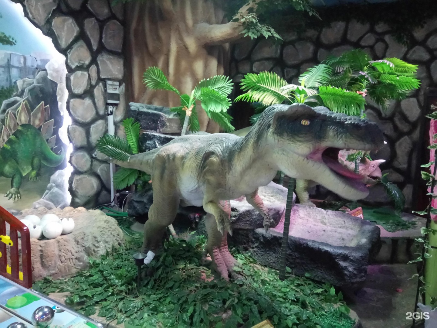 Динозаврия в Чите на Шилова 92