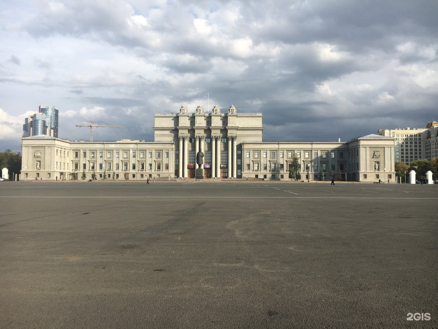 Площадь Куйбышева театр оперы