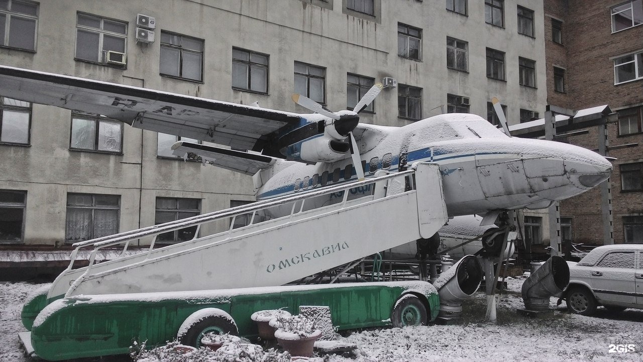 Омский авиационный колледж жуковского омск. Омский авиационный колледж. Омский авиационный техникум Жуковского. Авиационный колледж Омск Ленина. Самолет авиационный колледж.