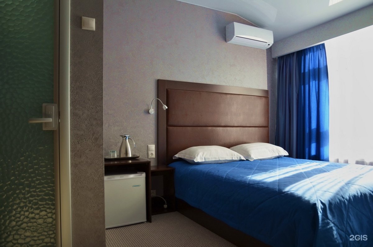 Недорогие гостиницы города владивостока. Отель Boutique Hotel Владивосток. Бутик отель r Владивосток. Отель круиз. Отели Владивостока в центре.