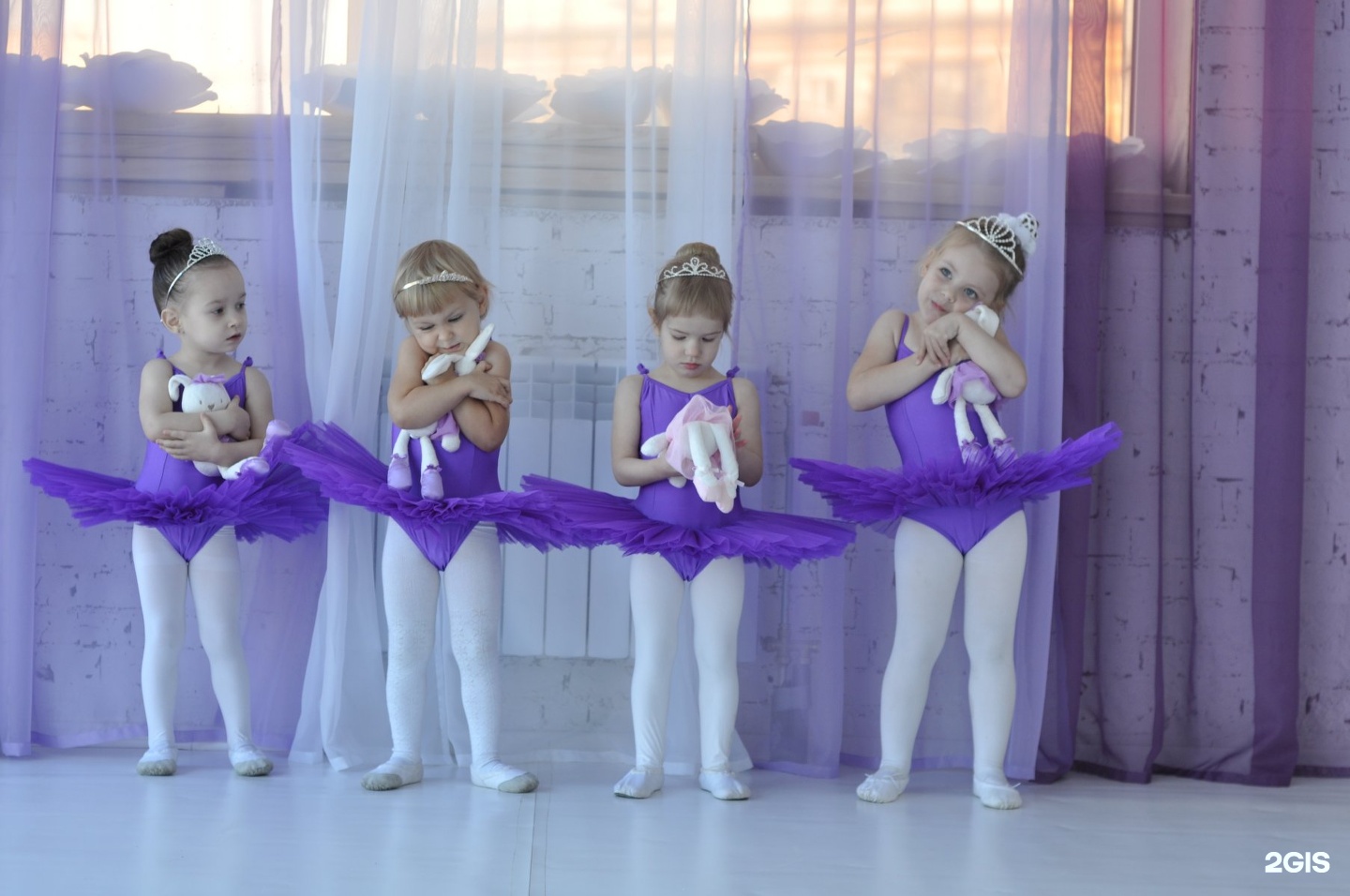 Видео танцев 10 лет. Балетная школа для детей. Хореография для детей. Детский балет. Маленькая балерина.