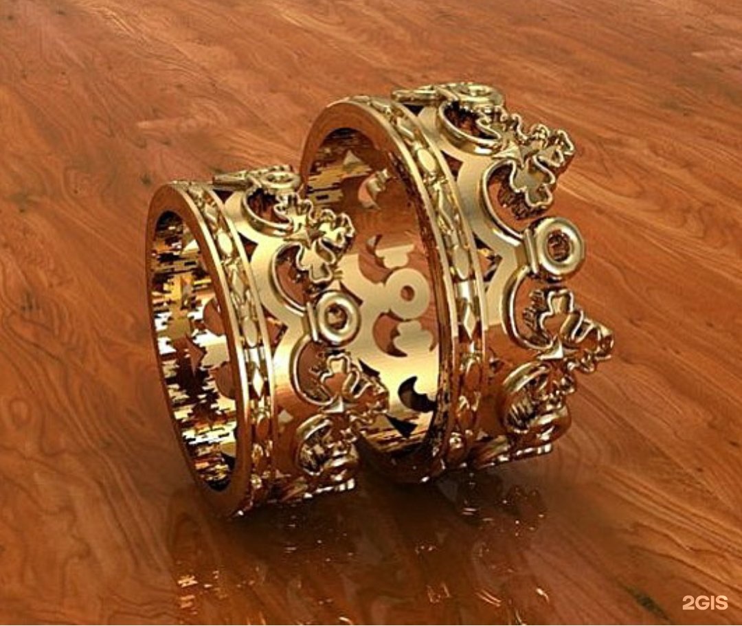Кольца ручной работы из золота с камнями