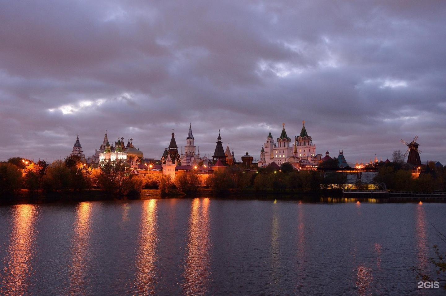 Moscow z. Кремль в Измайлово, Москва, Измайловское шоссе, 73ж пруд.