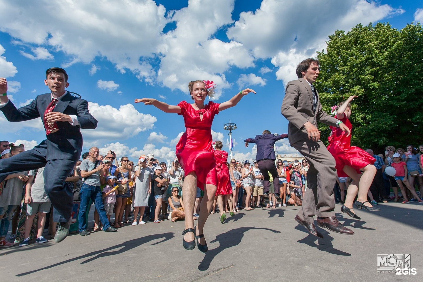 Dance moscow. Танцы в Москве. Свинг танцы в Москве. Школа свинговых танцев. Школа танцев на Образцова 14.