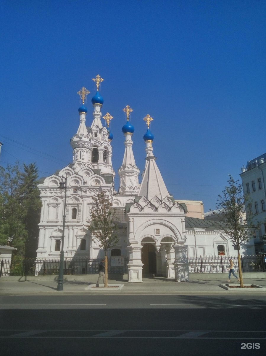 Дмитровка 2. Храм Рождества Богородицы в Путинках. Церковь Рождества Богородицы в Путинках. Храм а Путинках на б.Дмитровке. Малая Дмитровка 4.