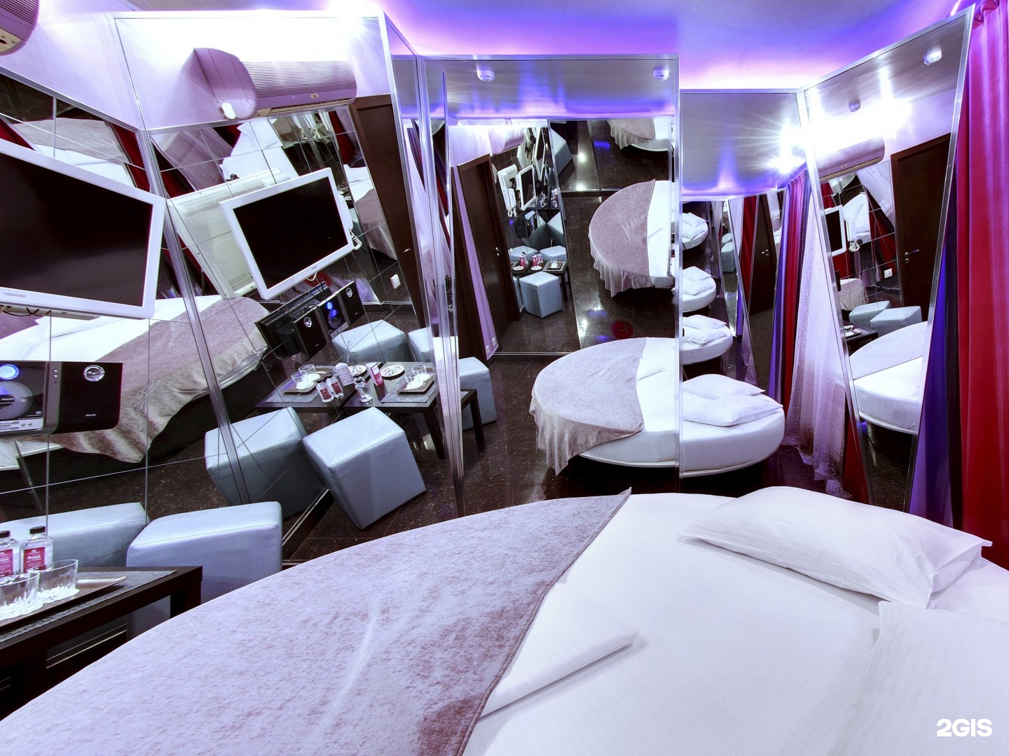 Подушкин фили. Подушкин гостиница москва. Отель подушкин москва. Подушкин воронеж. Подушкин олеко дундича.