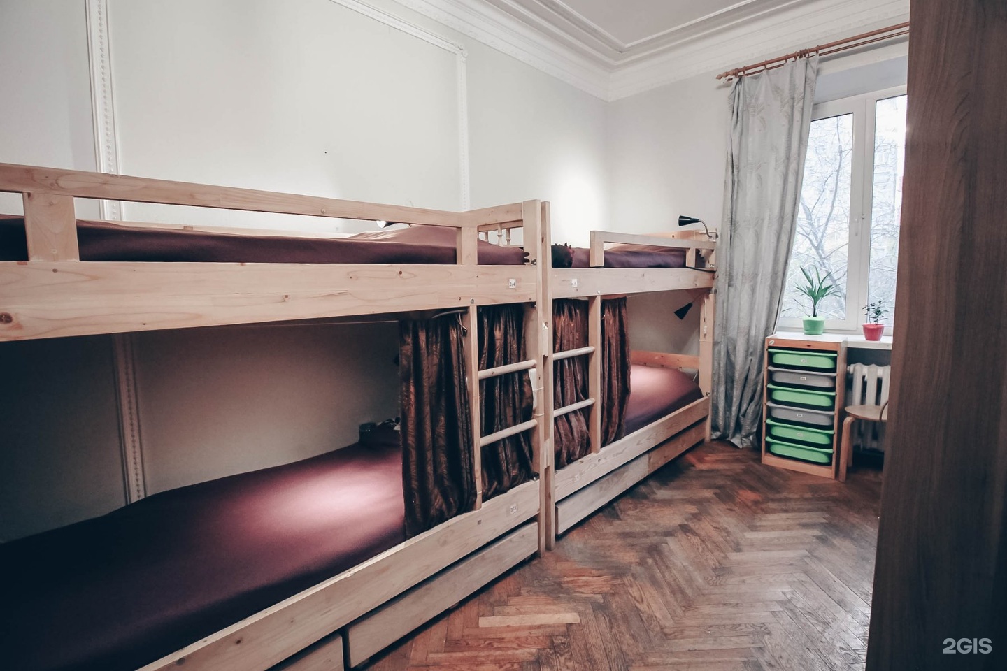 Общежитие в москве комната на 1 человека. Койка место в Москве недорого без посредников от хозяина в комнате. Москва не больше комнаты.