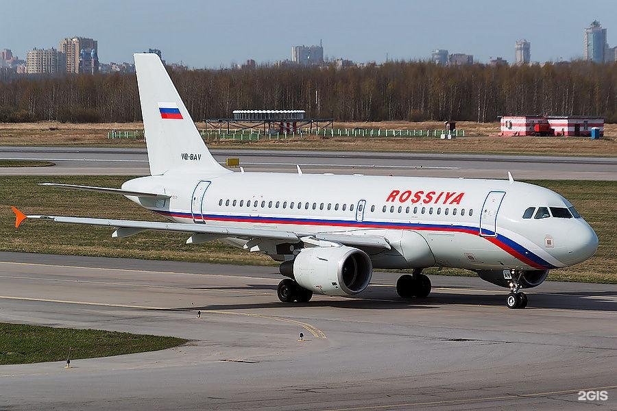 Самолет спб москва. А320 Пулково. Airbus a320 Красноярск Санкт Петербург. Санкт Петербургские авиалинии. Авиакомпания Россия Санкт Петербург.