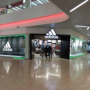 Фото от владельца Adidas HomeCourt, фирменный салон спортивной одежды, обуви и аксессуаров