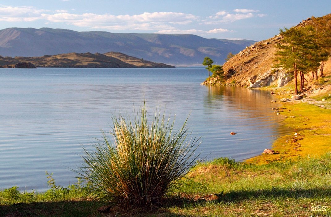 Где находится байкальское море. Малое море Куркутский залив. Бухта Куркутская Байкал. Залив Куркутский озеро Байкал. Ольхон Куркутский залив.