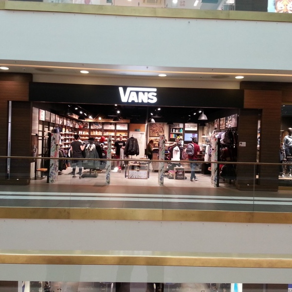 vans store galleria