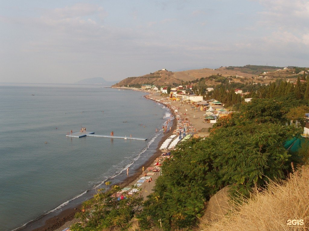 Поселок солнечногорское крым. Алушта поселок Солнечногорское. Солнечногорск Крым. Пляж в Солнечногорске Крым. Солнечногорское Алушта пляж.